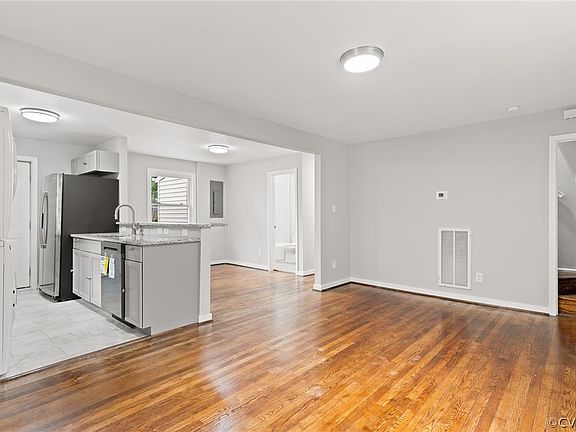 5th image of 1509 Gunn St