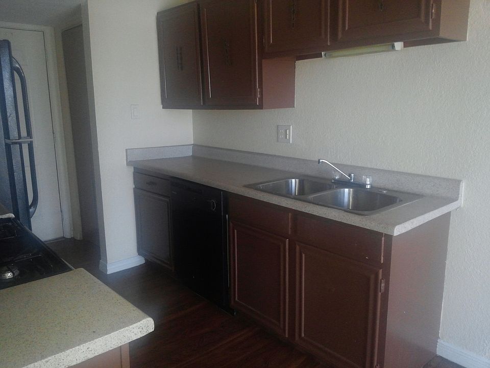 1st image of 825 S Telshor Blvd #50