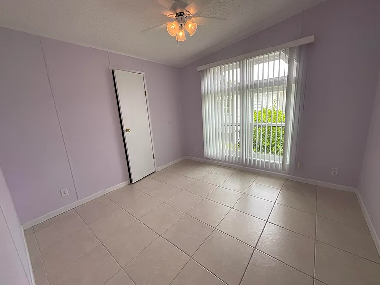 827 Sunglow St — Photo 18