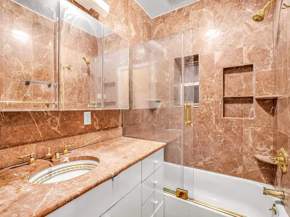 350 West 48th Street image 7 of 12