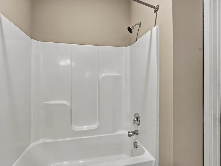 Mount Victor Olde Towne Luxury Apartments — Photo 128