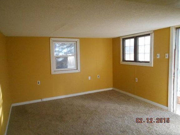 5th image of 905 Woodson St