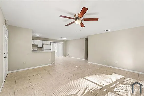 3 bed, 1350 sqft, $2,000 — Photo 4