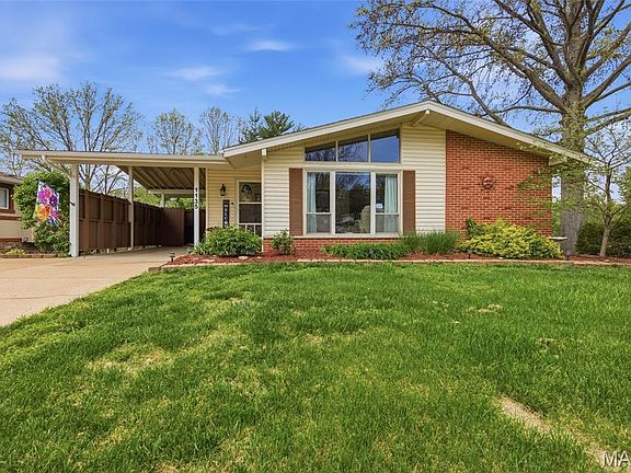 2nd image of 1135 Port Diane Dr