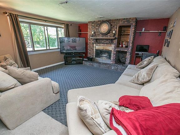 3rd image of 9190 Saint Nicholas Dr