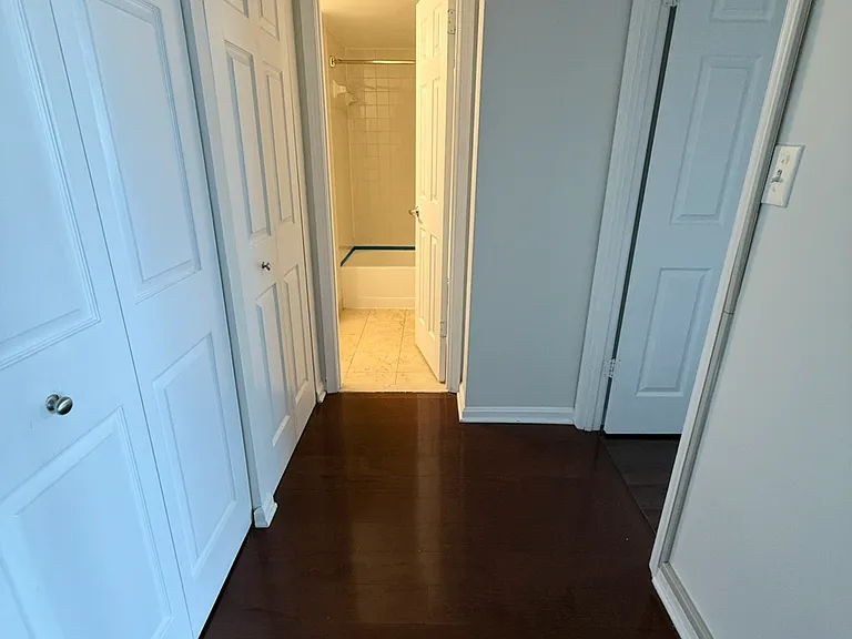 10101 Grosvenor Pl #2008 — Photo 27