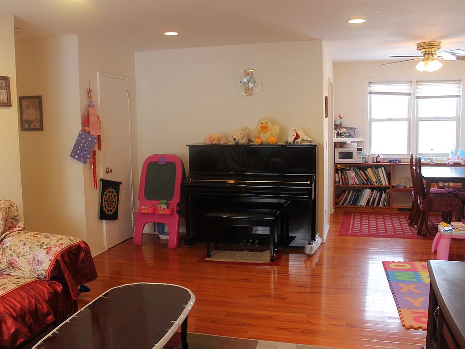 1st image of 280 S Buckhout St