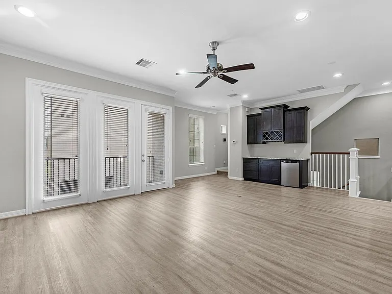 458 N Live Oak St — Photo 11