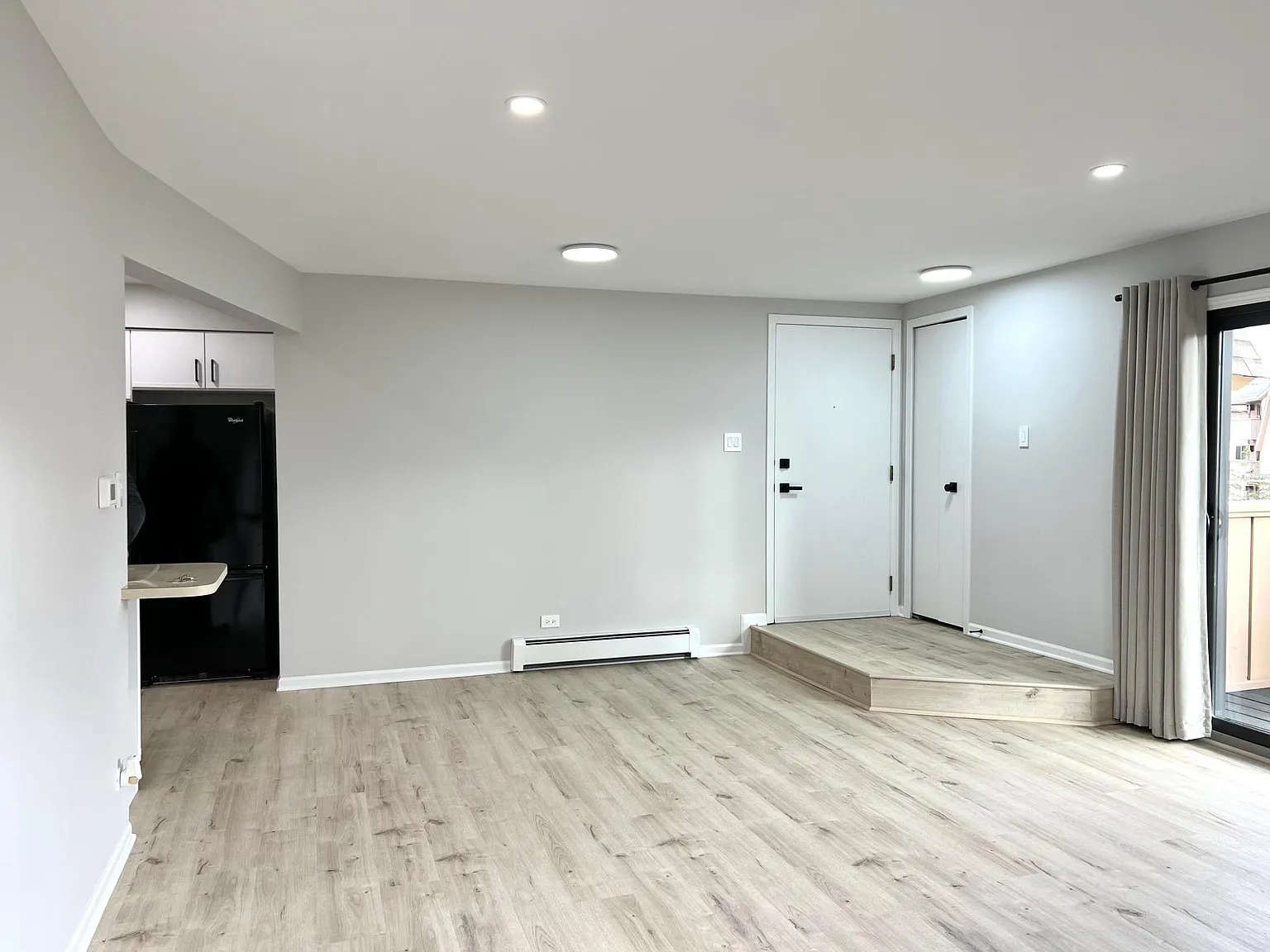 2 bed, 1.5 bath, 950 sqft, $2,100 — Photo 4