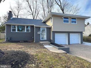 117 Hedgerow Dr, Cherry Hill, NJ 08002