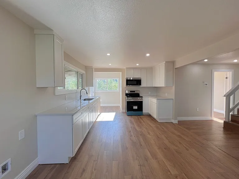 1515 Stony Point Rd — Photo 11