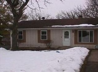 1116 Burr St, Lake In The Hills, IL 60156