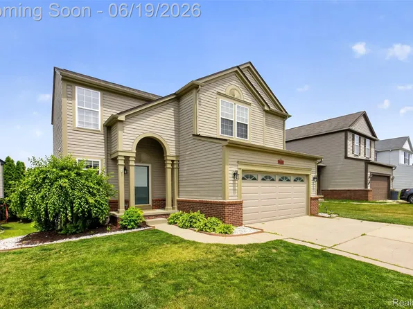 5001 Meadow Crest Cir, Holly, MI 48442