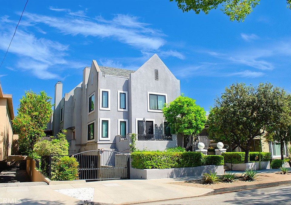 1st image of 240 S Mentor Ave APT 2