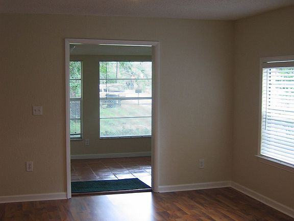 living room / foyer
