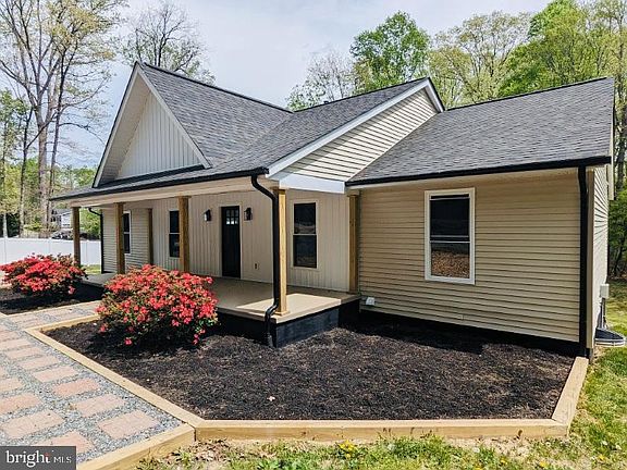 2nd image of 3131 Blount Dr