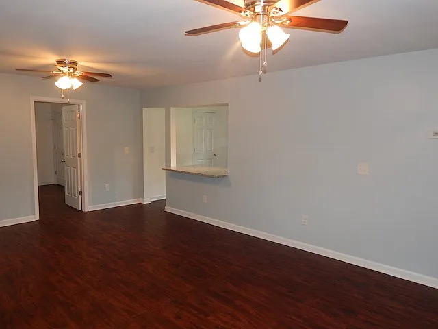 104 Leah Dr — Photo 4