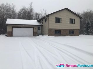 13728 Knollway Dr N, Minnetonka, MN 55305