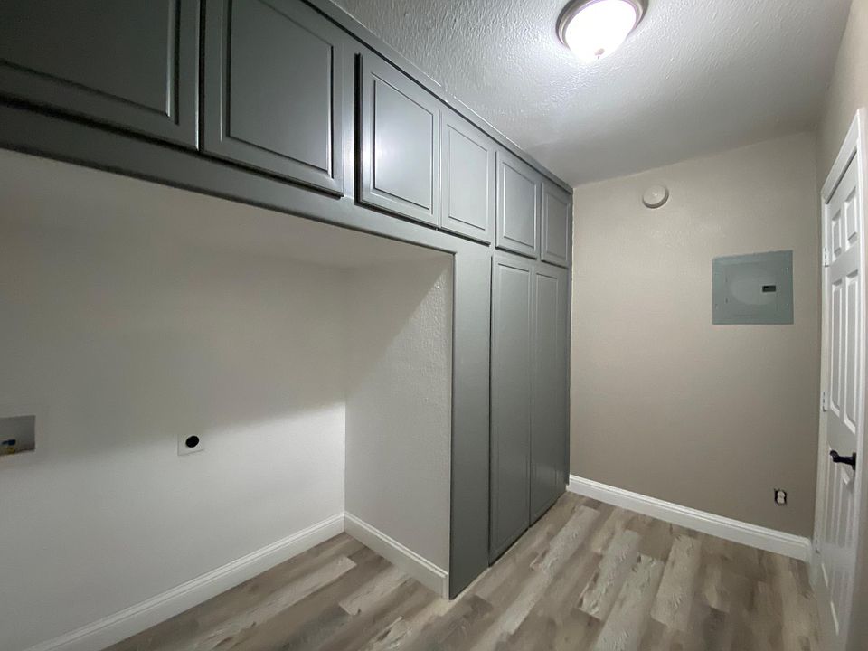 1st image of 3136 Northeast Dr