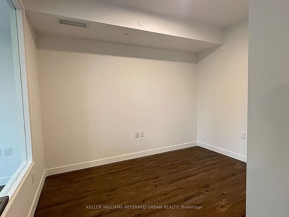 4th image of 325 University Ave W #316