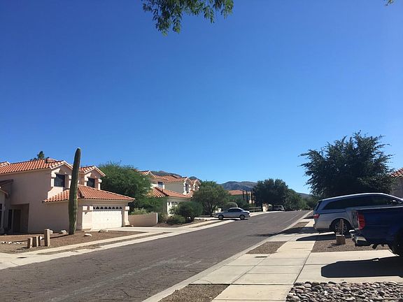 Front yard view