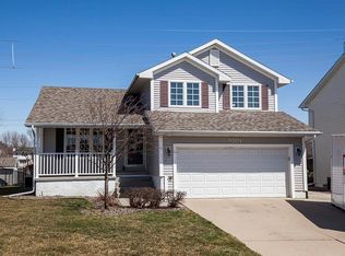 9201 Ridgeview Dr, Johnston, IA 50131