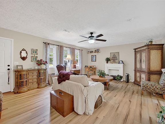 5th image of 15420 Talbot Ln