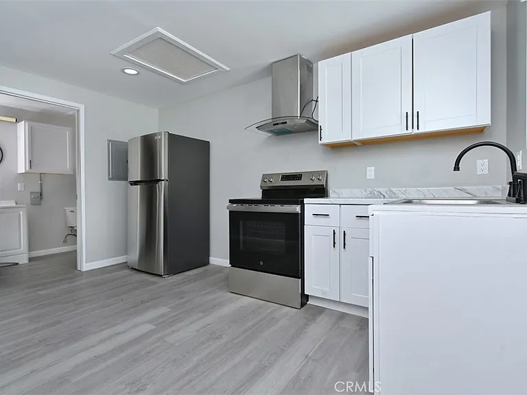 14332 Tiara St — Photo 6