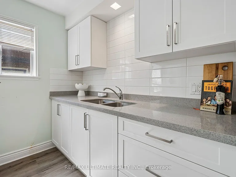 34 Compton Cres #MAIN — Photo 17