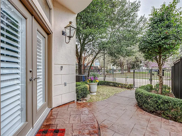 6315 Rodrigo St — Photo 2