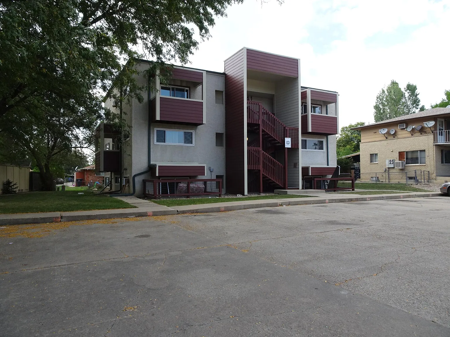 2 bed, 1000 sqft, $1,800 — Photo 1