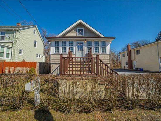 43 Cooper St Babylon Ny 11702 Mls 3293682 Zillow