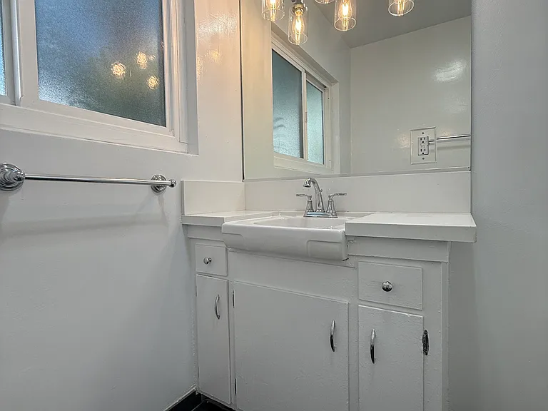 1709 N. Fuller Ave — Photo 47