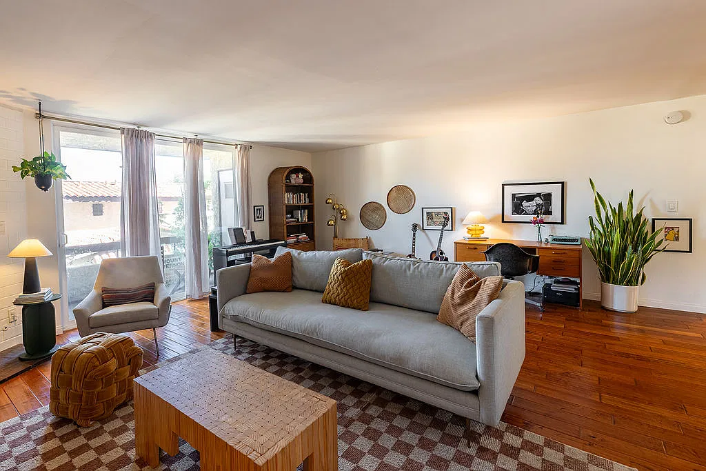 3 bed, 2.5 bath, 1703 sqft, $4,500 — Photo 1