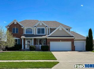 15426 Prairie Ave, Urbandale, IA 50323