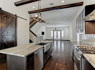 1112 W 15th 1/2 St, Houston, TX 77008