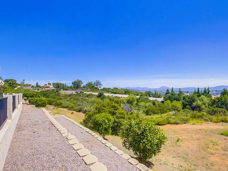 2703 Lobelia Rd — Photo 57