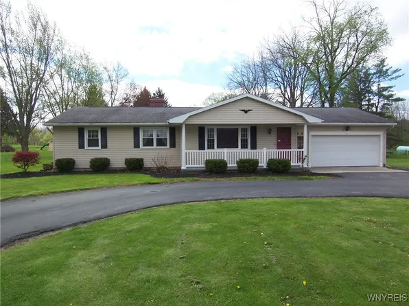 6440 Main Rd, Stafford, NY 14143