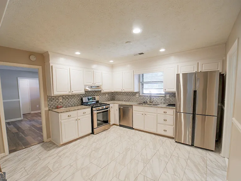 125 Brooks Dr — Photo 10