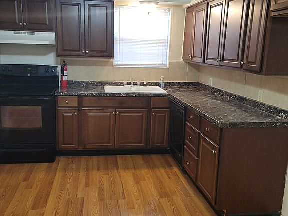 2nd image of 205 Lynn St