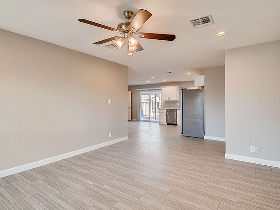 3rd image of 1232 W Hermosa Dr