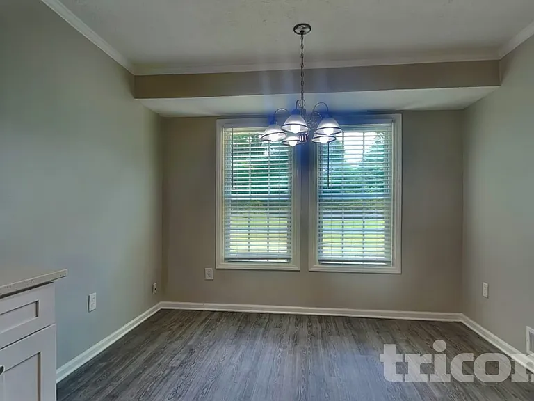 515 Westbridge Dr — Photo 5
