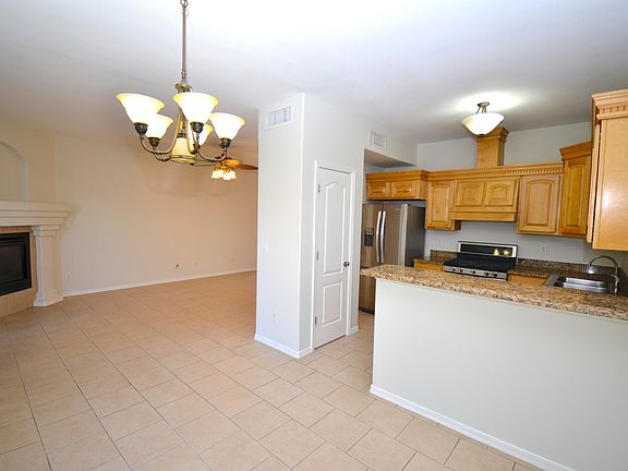 5th image of 561 Green Village Ct #B