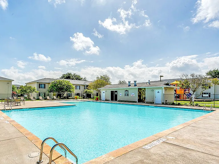 Paradise Oaks Apartments — Photo 12