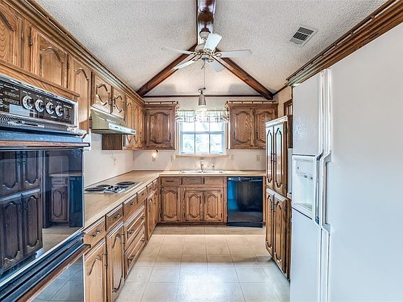 3rd image of 1907 Sussex Dr