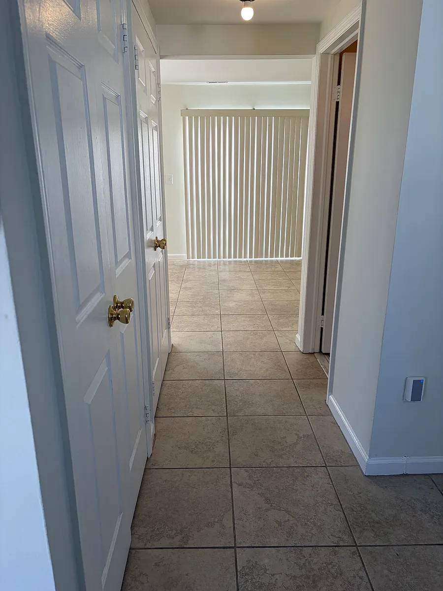 Building Photo - 664 Irvington Ave #15