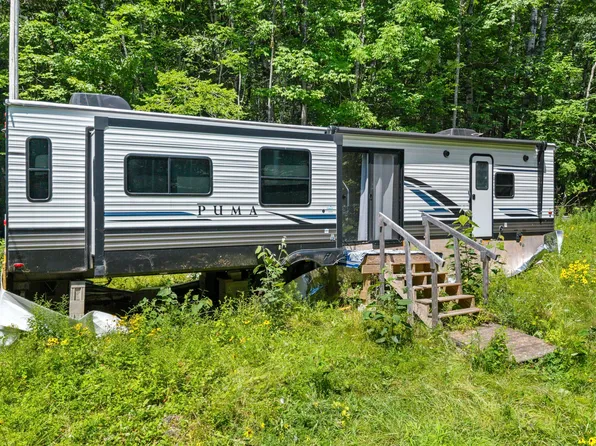 6 Post Lane, Dexter, ME 04930