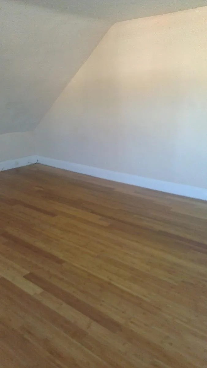 Building Photo - 352 Hope St #3
