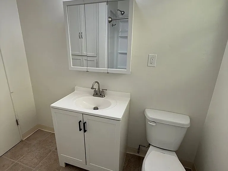 3186-92 Barrington Ave #3186-B — Photo 14