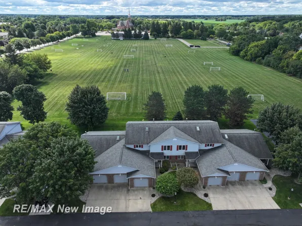 19 Wilshire Dr, Frankenmuth, MI 48734